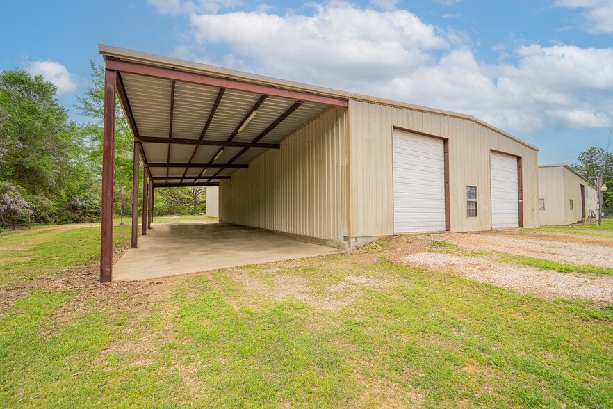 More Photos Of 434 Gamel rd, Longview Flex For Sale