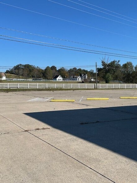 More Photos Of 1380 Burkesville Rd, Columbia Manufacturing For Lease