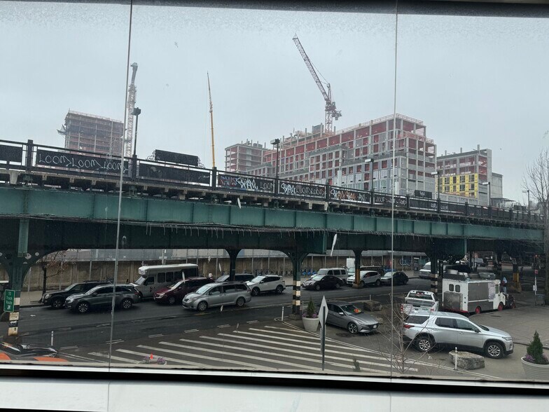 More Photos Of 152 Post Ave, New York General Retail For Sale