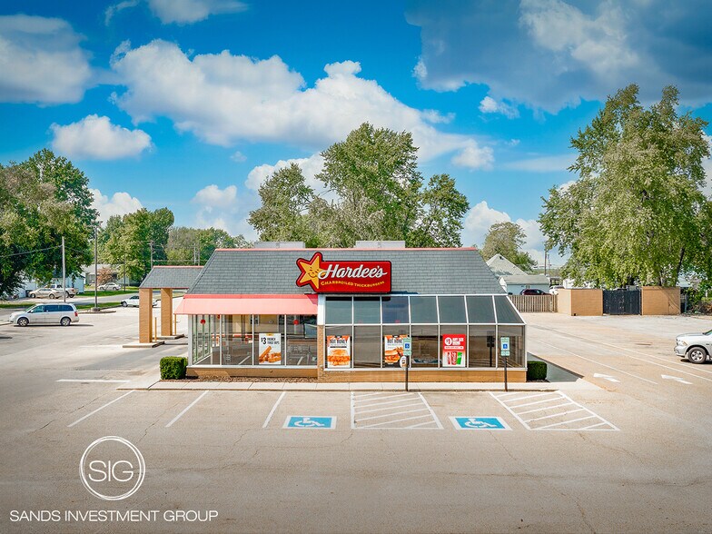 More Photos Of 905 N Springfield St, Virden Fast Food For Lease