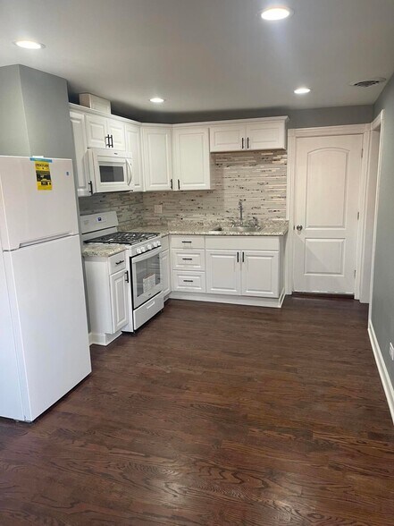 More Photos Of 4128 Washington St, Gary Apartments For Sale