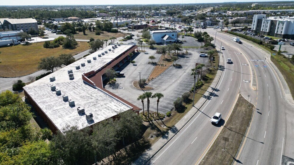 More Photos Of 701 JC Center Ct, Port Charlotte Storefront Retail Office For Lease