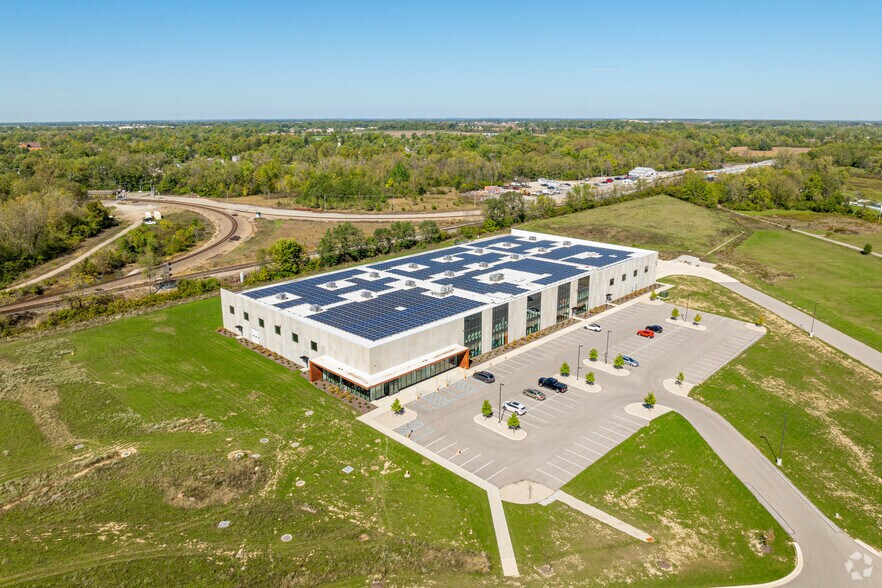 More Photos Of 2220 E Bunch Blvd, Muncie Manufacturing For Lease