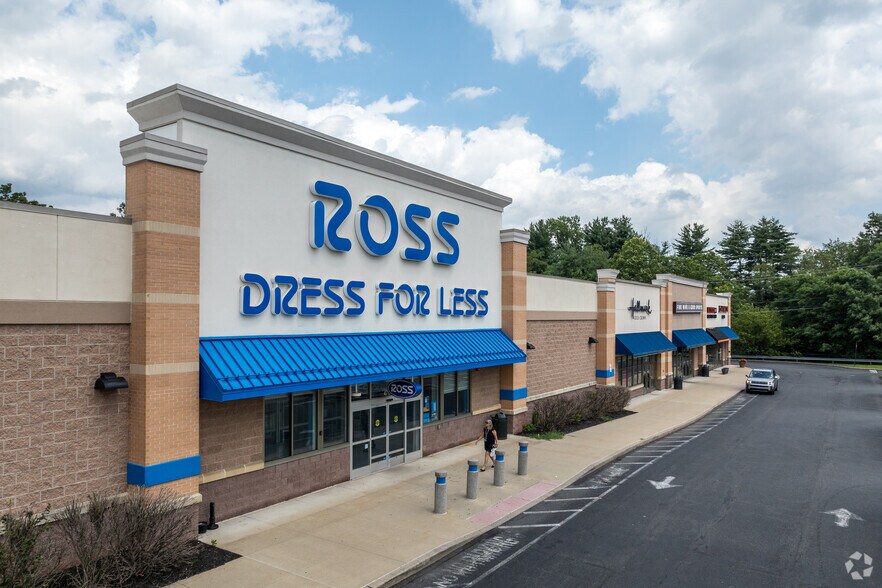 Primary Photo Of 4711-4721 Perkiomen Ave, Reading Storefront For Lease