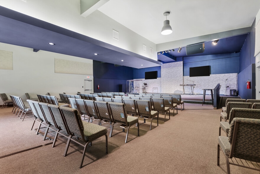 More Photos Of 25222 Wiley Canyon Rd, Santa Clarita Specialty For Sale