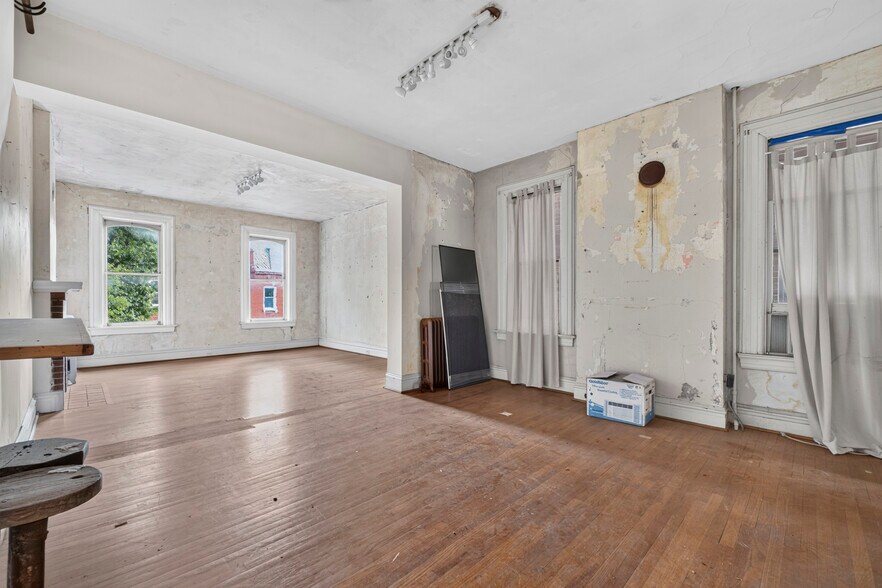 More Photos Of 1304 Sidney St, Saint Louis Flex For Sale