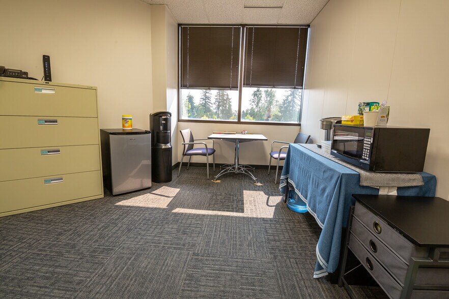 More Photos Of 6950 SW Hampton St, Tigard Office For Lease