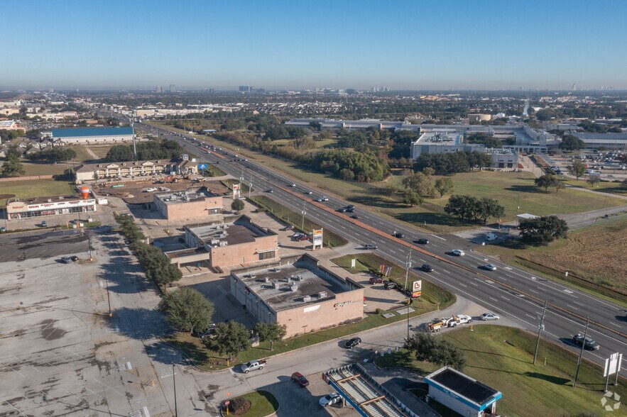 More Photos Of 3320-3418 S Hwy 6, Houston Unknown For Lease
