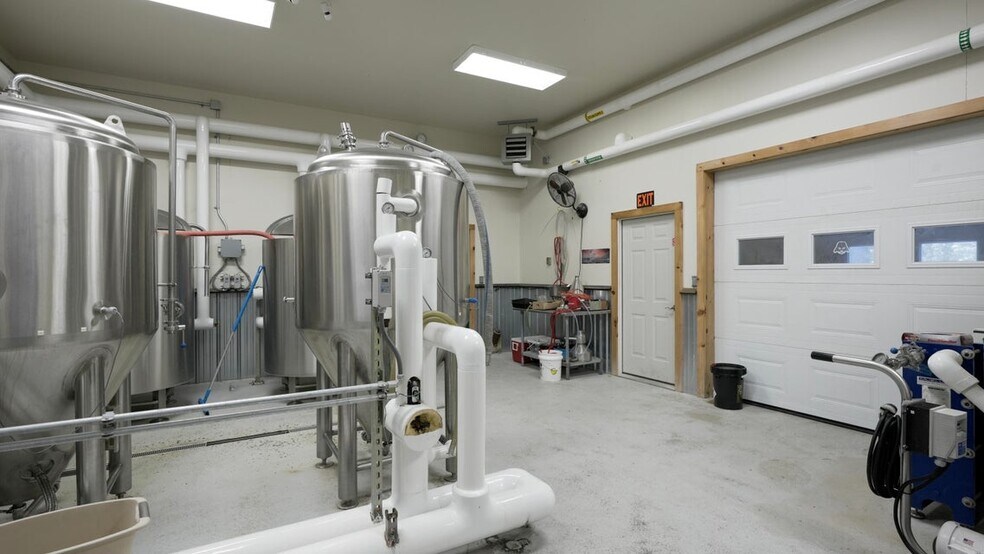 More Photos Of 697 Bear Swamp Rd, Peru General Retail For Sale