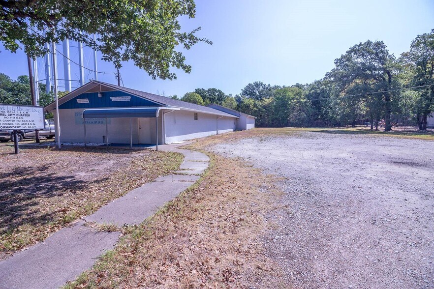 More Photos Of 402 Legendary Ln, Gun Barrel City Office For Sale