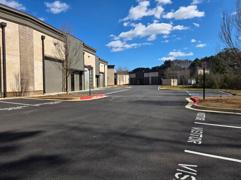 More Photos Of 3353 Acworth Summit Blvd NW, Acworth Light Distribution For Lease