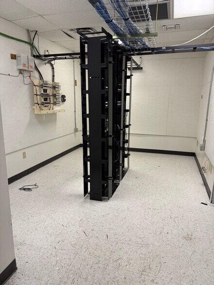 More Photos Of 6923 E 14th St, Tulsa Service For Sale