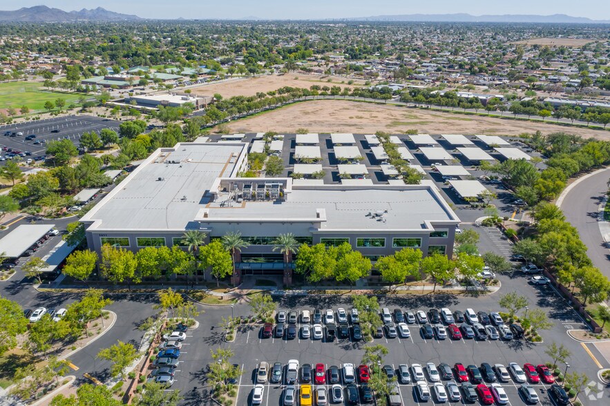 More Photos Of 5651 W Talavi Blvd, Glendale Office For Lease