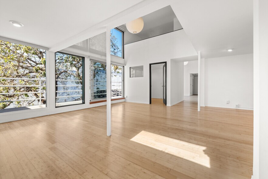 More Photos Of 1350-1352 Abbot Kinney Blvd, Venice Loft Creative Space For Lease