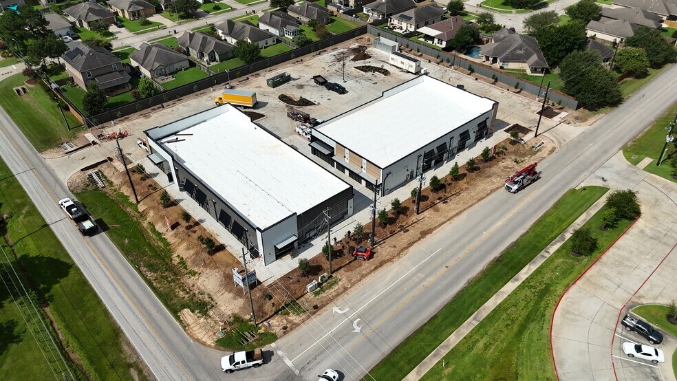 More Photos Of 12707 Theis Ln, Tomball Storefront For Lease