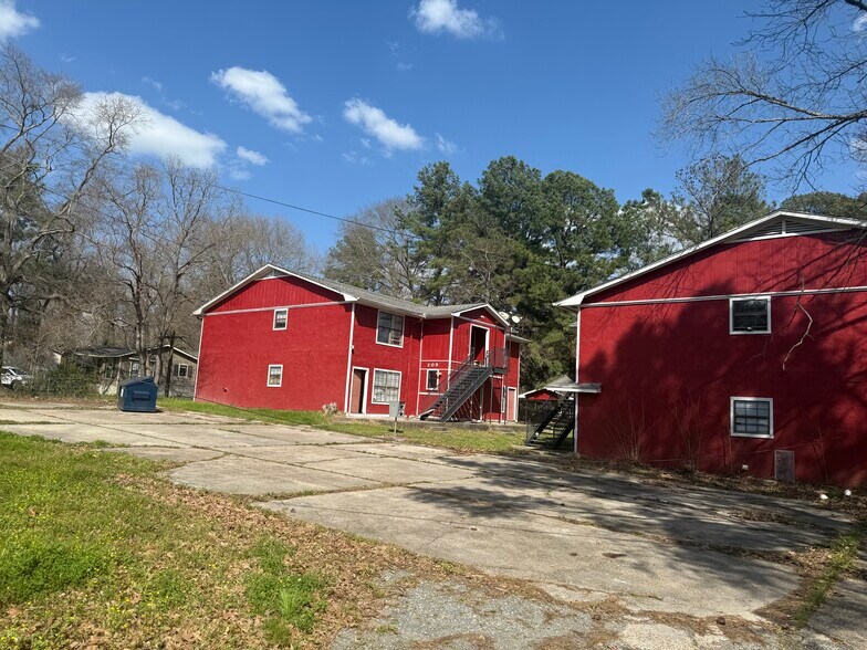 More Photos Of 207-209 Carl St, Leesville Apartments For Sale