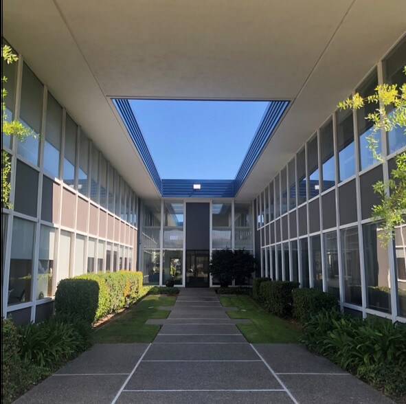 More Photos Of 831-839 Mitten Rd, Burlingame Office For Lease