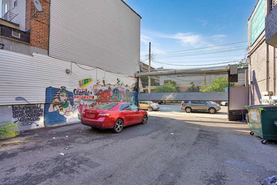 More Photos Of 219-225 Broad st, Staten Island Apartments For Sale