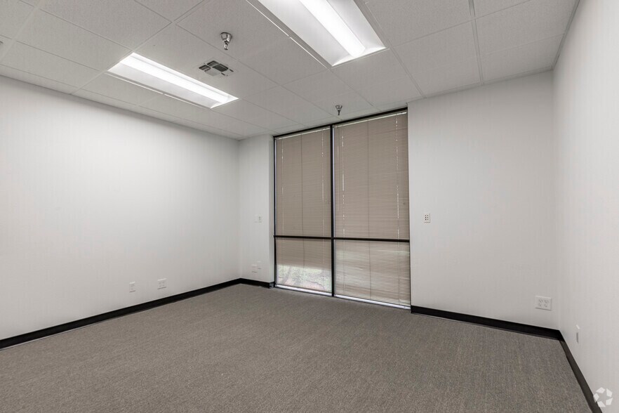 More Photos Of 5400-5410 Kaepa Ct, San Antonio Warehouse For Lease