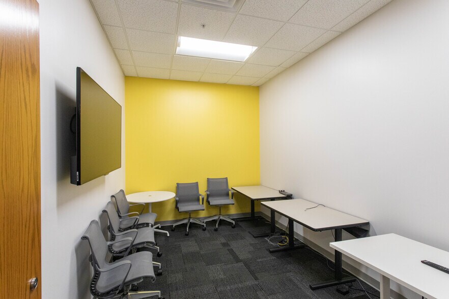 More Photos Of 2215 Southwest Pky, Wichita Falls Office For Lease