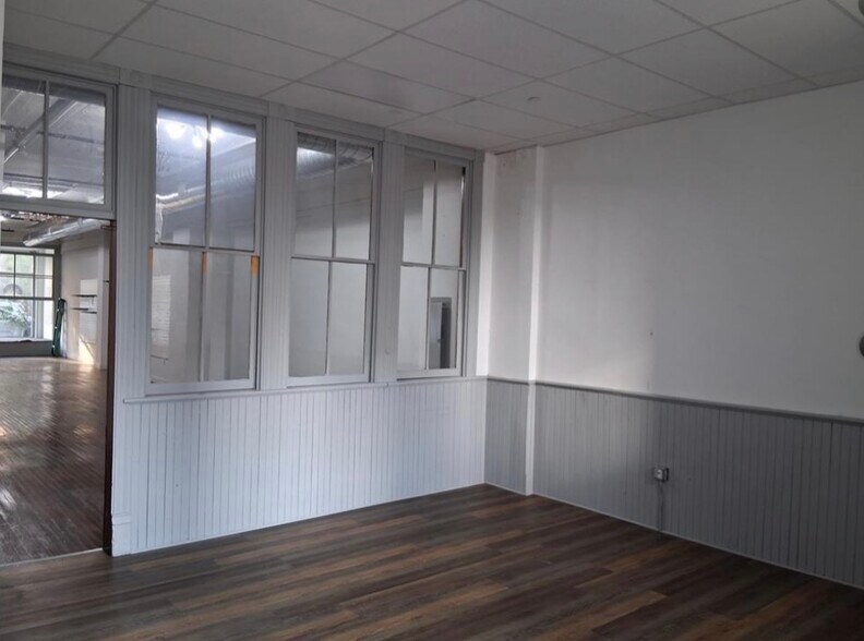 More Photos Of 658 Main St, Slatington Specialty For Lease