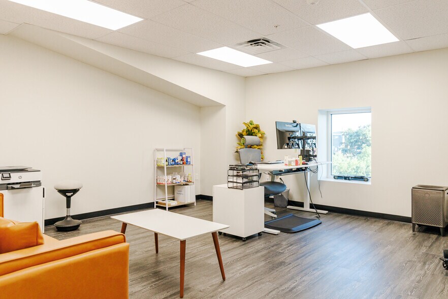 More Photos Of 8280 Consumer Ct, Sarasota Light Manufacturing For Sale