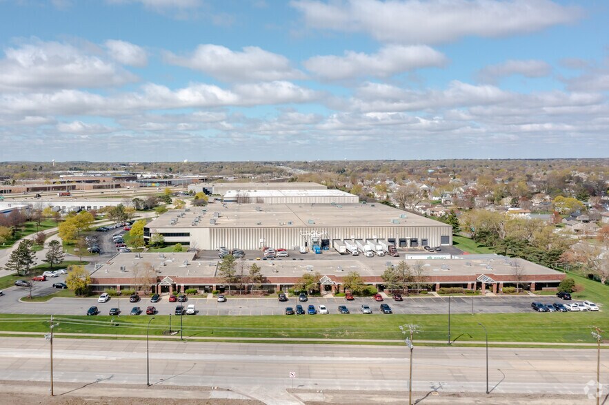 More Photos Of 1253-1279 Hamilton Pky, Itasca Light Distribution For Lease