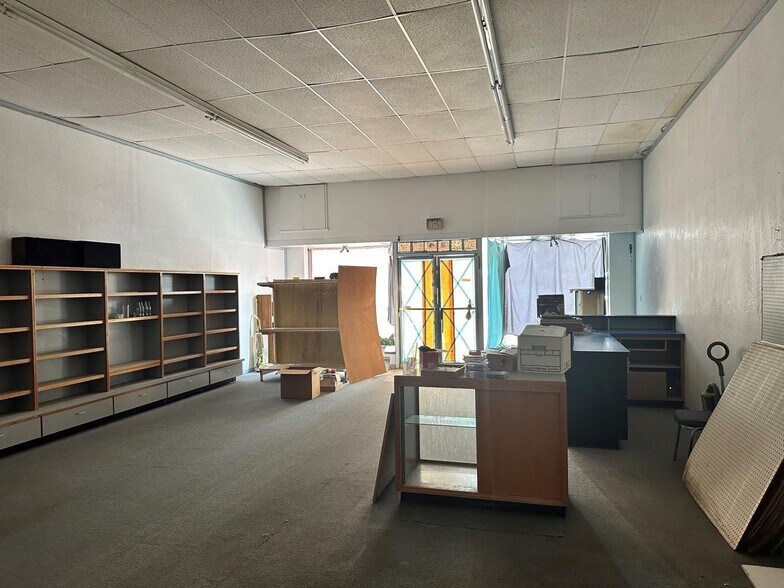 More Photos Of 214 N Mason St, Bowie General Retail For Sale