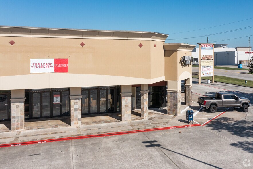 More Photos Of 100-200 Cypresswood Dr, Spring Freestanding For Lease