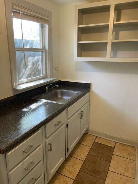 More Photos Of 2053 Linden Ave, Memphis Apartments For Sale