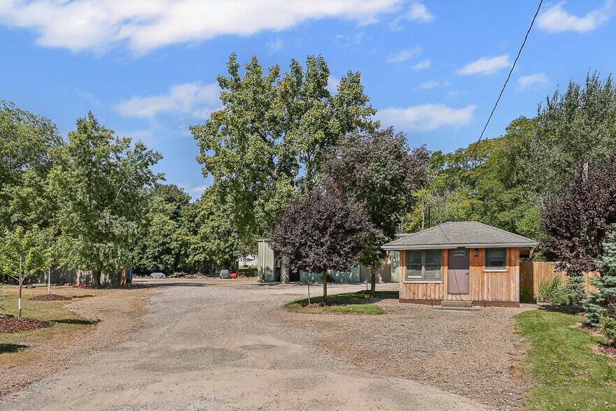 More Photos Of 4371 Hickory Ridge Ave, Brunswick Warehouse For Sale