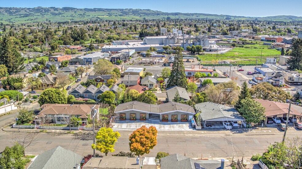 More Photos Of 408 Keller St, Petaluma Apartments For Sale