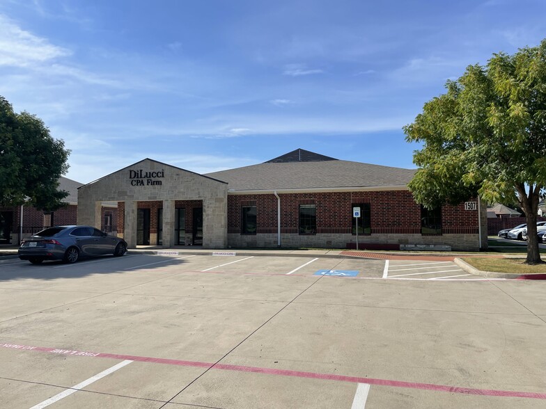 Primary Photo Of 1507 E Sandy Lake Rd, Coppell Medical For Lease