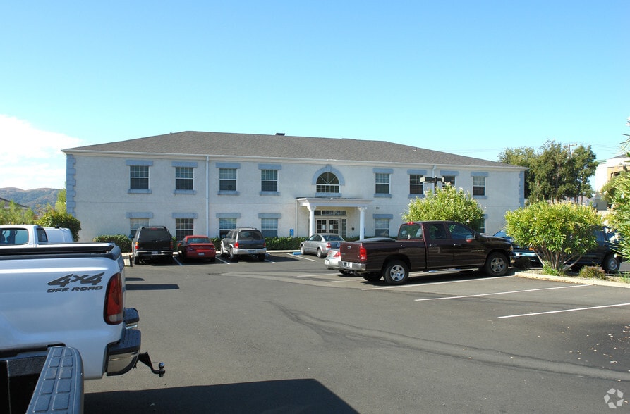 More Photos Of 1090 Adams St, Benicia Loft Creative Space For Lease