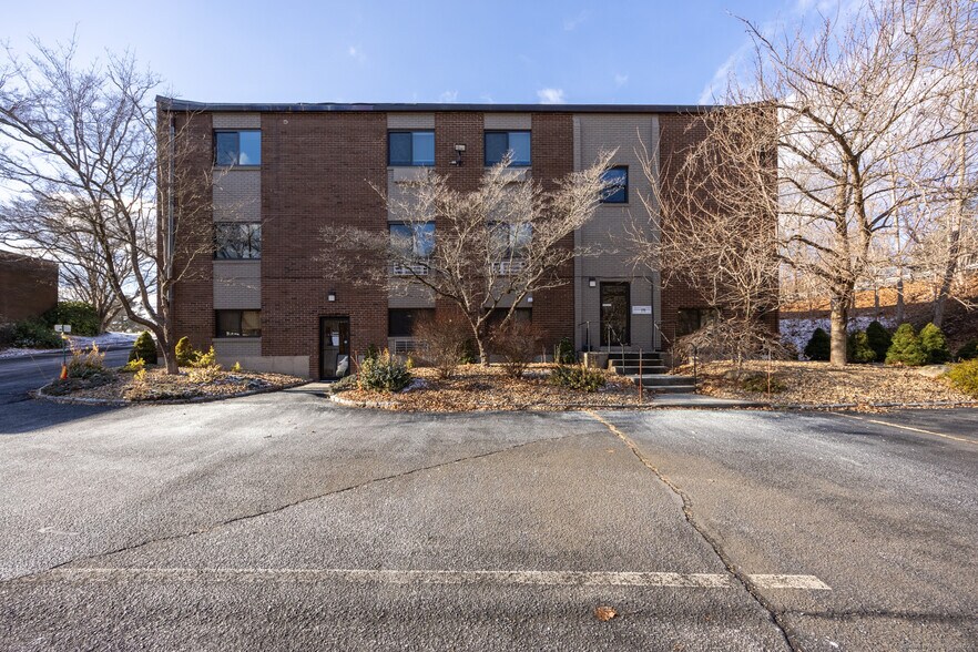 More Photos Of 350 S Main St, Cheshire Medical For Sale