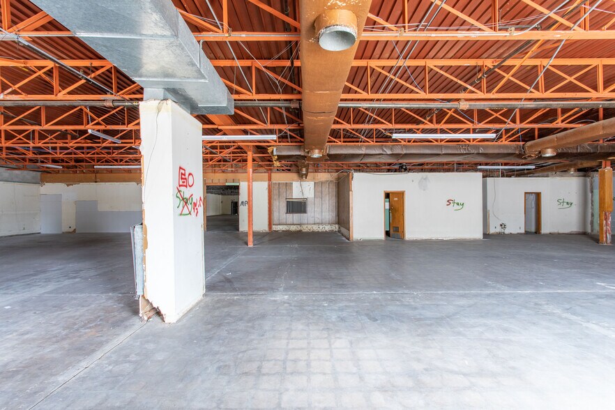 More Photos Of 2200 5th St, Wichita Falls Warehouse For Lease