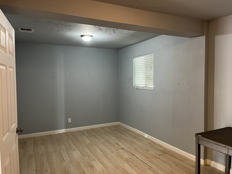 More Photos Of 1100 Austin Hwy, San Antonio Freestanding For Lease