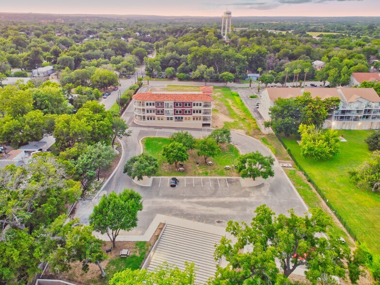 More Photos Of 640 E Mather St, New Braunfels Apartments For Sale