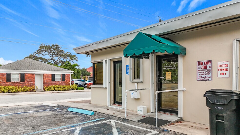 More Photos Of 101 S Federal Hwy, Lake Worth Medical For Sale