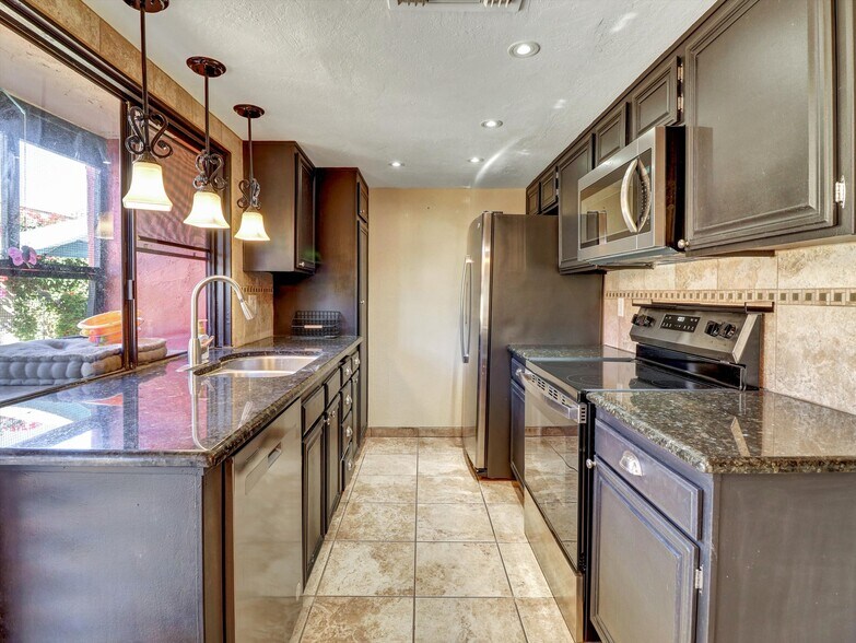 More Photos Of 525 S Thornhill Rd, Palm Springs Apartments For Sale