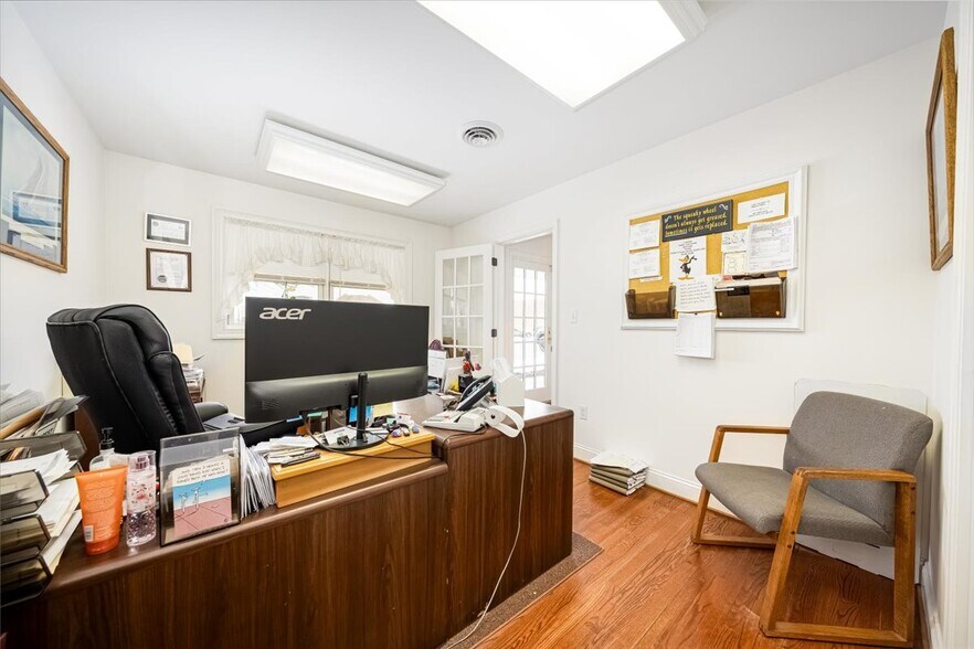 More Photos Of 611 Nursery Rd, Westminster Office For Sale