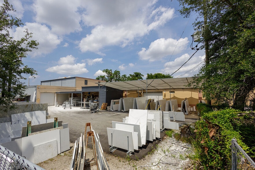 More Photos Of 2520 Hansrob Rd, Orlando Light Manufacturing For Lease