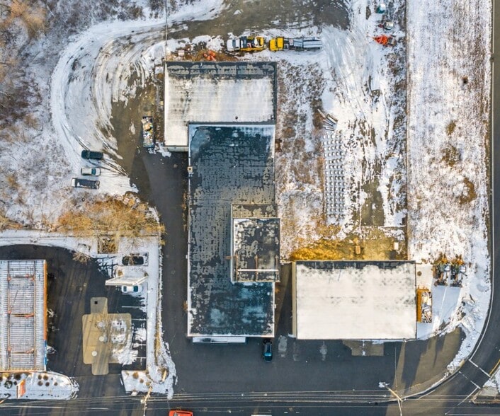 More Photos Of 223 Winthrop Ave, Lawrence Freestanding For Sale