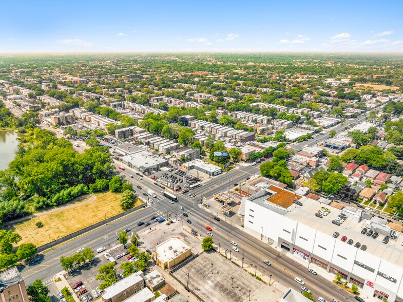 More Photos Of 2415 W Peterson Ave, Chicago Restaurant For Lease