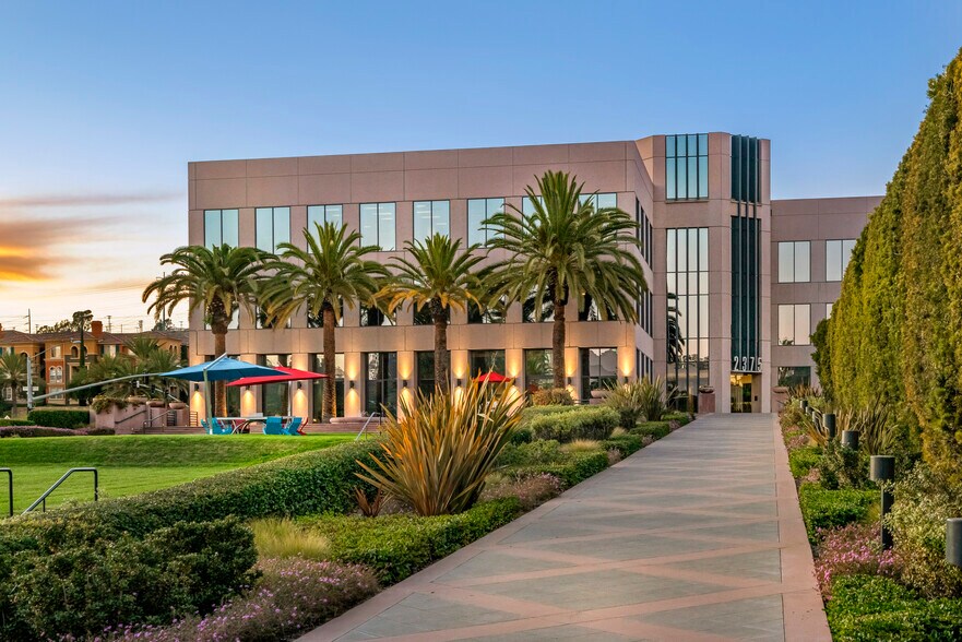 More Photos Of 2375 Northside Dr, San Diego Unknown For Lease