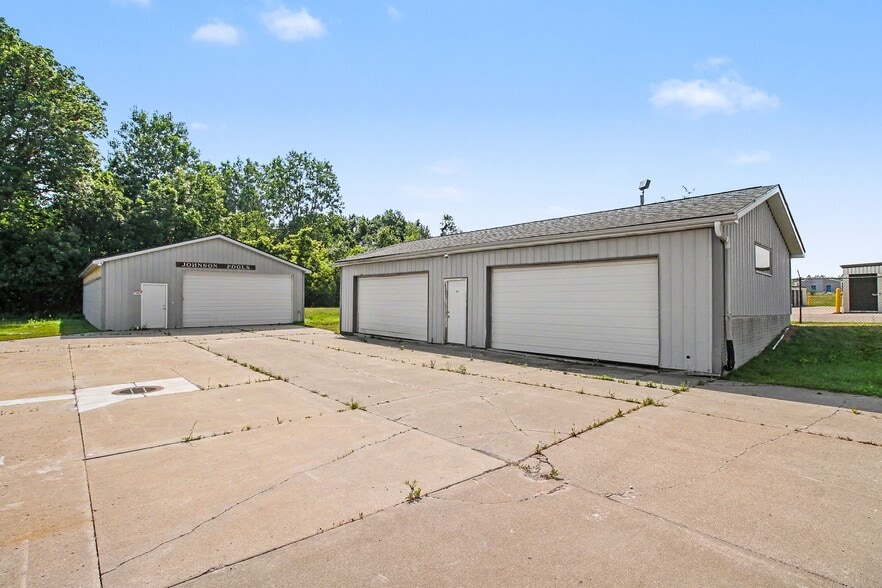 More Photos Of 6017 W Pierson Rd, Flushing Freestanding For Sale