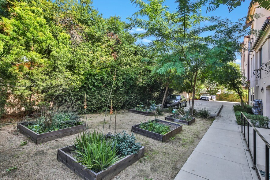 More Photos Of 8951 Monte Vista Ave, Montclair Apartments For Sale