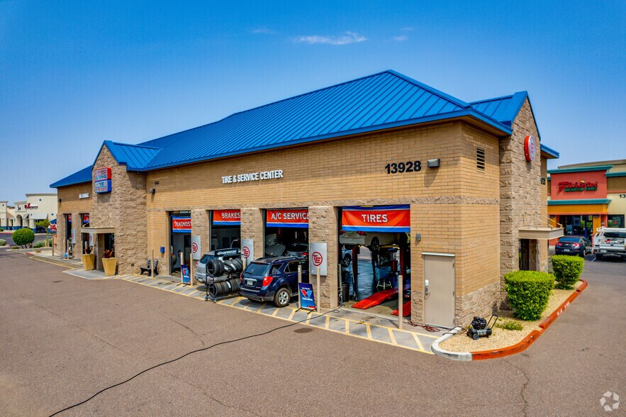 More Photos Of 8360-8440 W Thunderbird Rd, Peoria General Retail For Lease