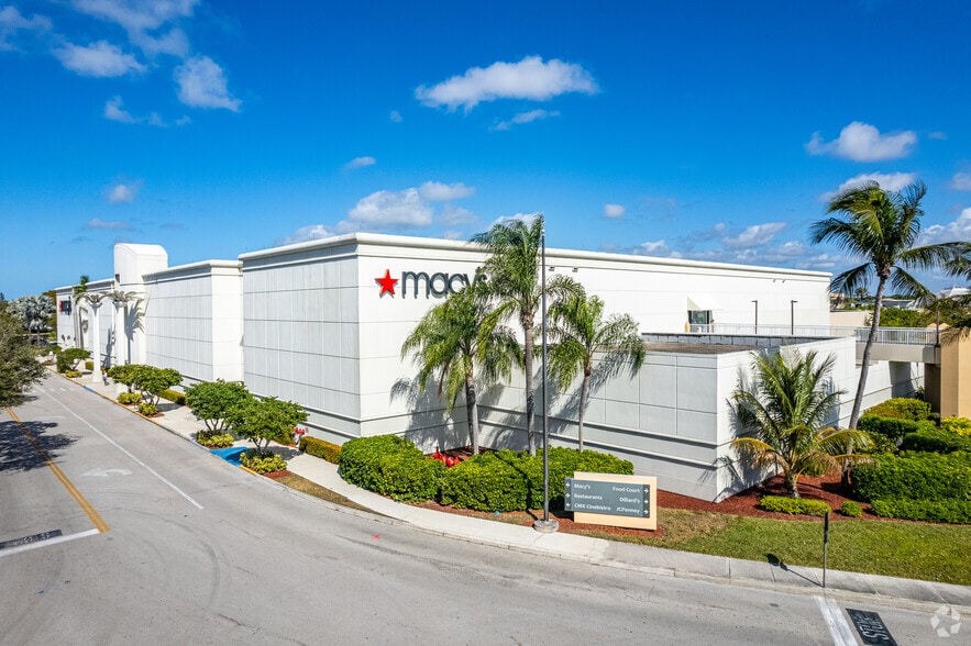 More Photos Of 1900 Tamiami Trl N, Naples Unknown For Lease