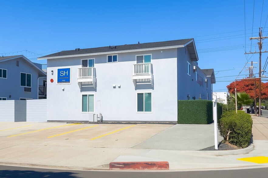 Primary Photo Of 1478 Hornblend St, San Diego Apartments For Sale